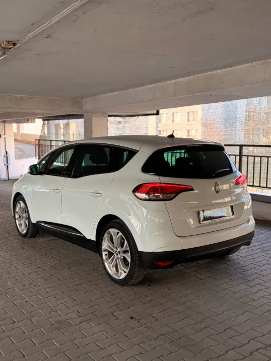 RENAULT Scenic 