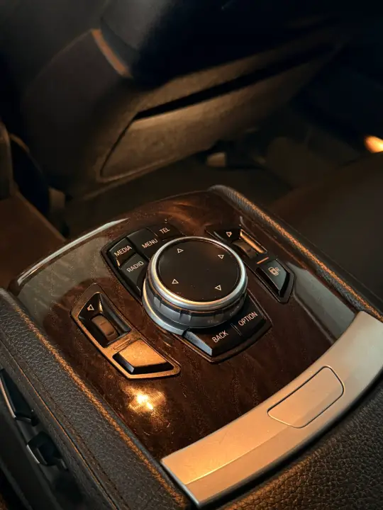 BMW 740