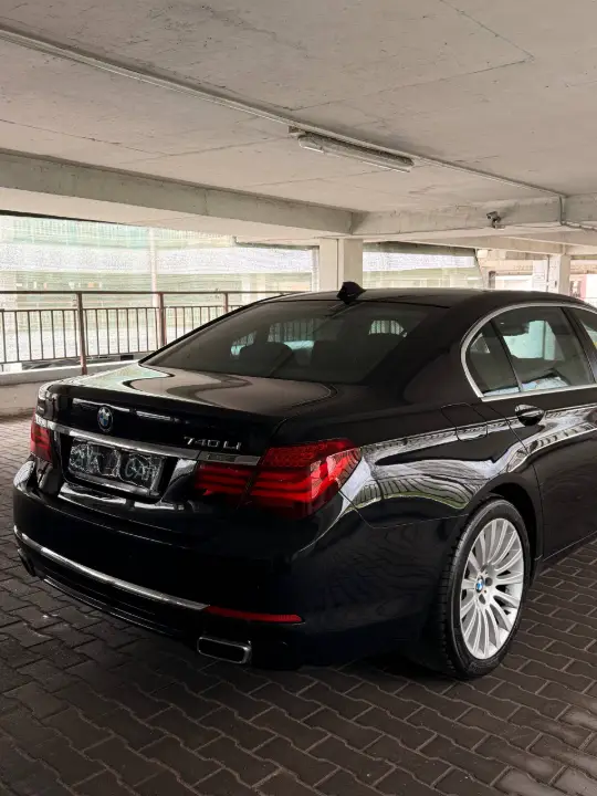 BMW 740