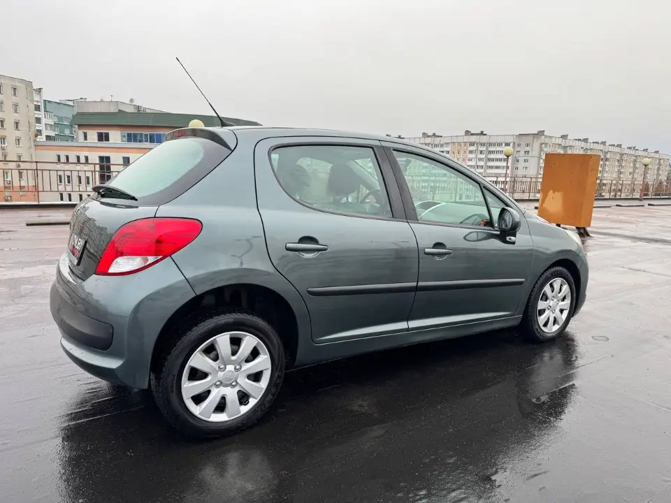 PEUGEOT 207