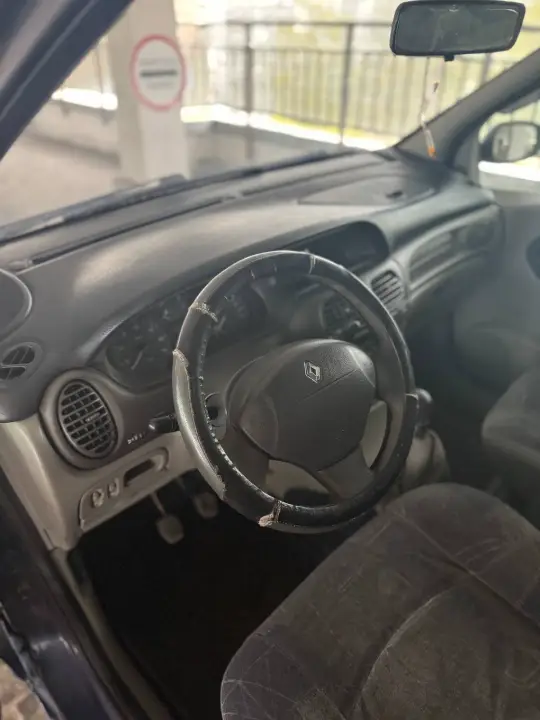RENAULT Scenic