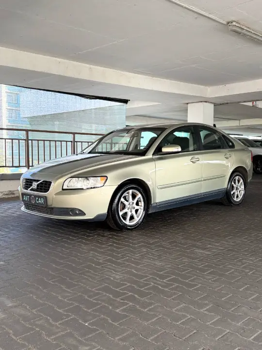 VOLVO S40