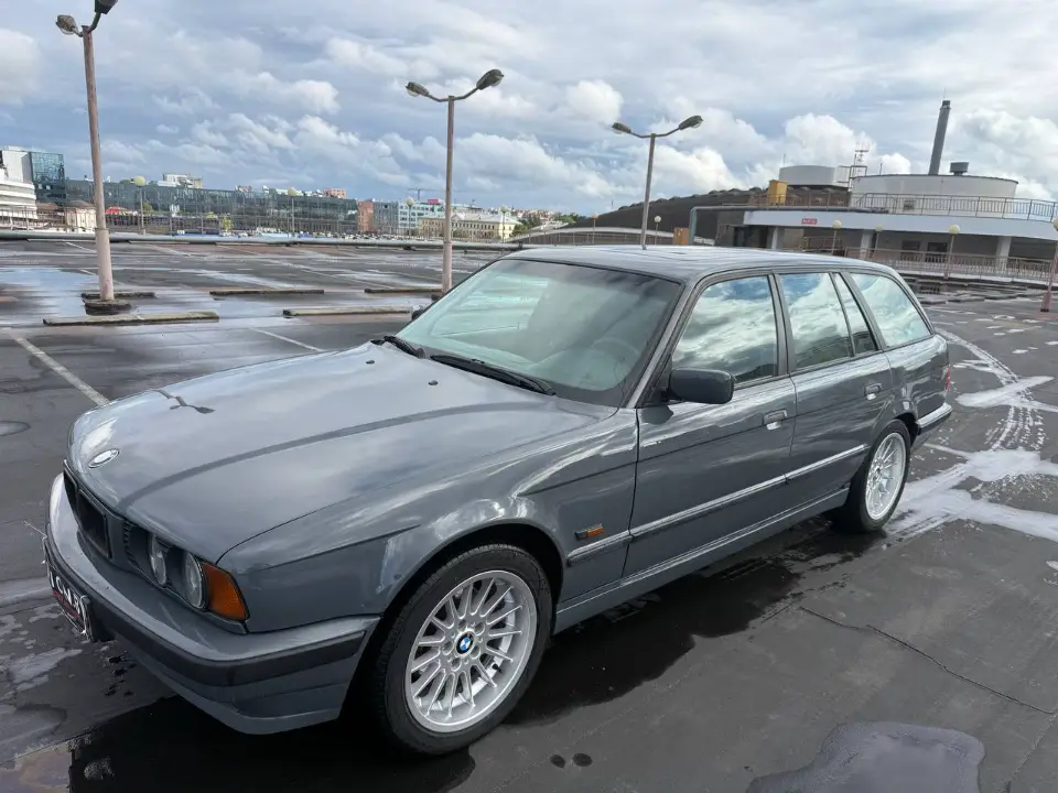 BMW 525