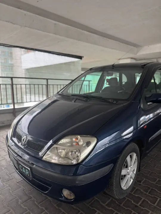 RENAULT Scenic