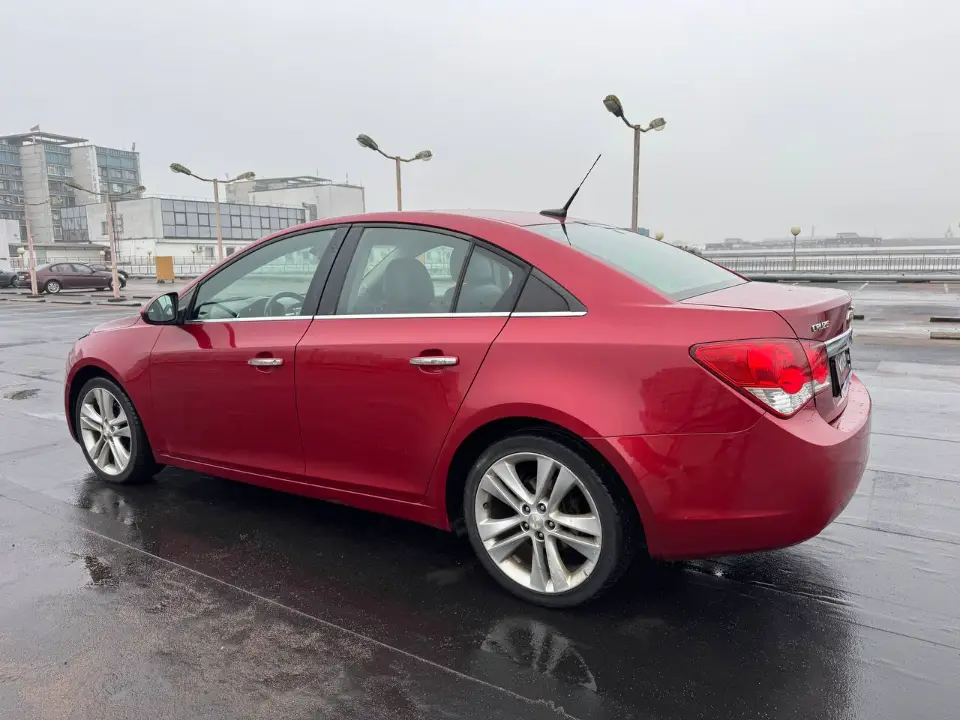 CHEVROLET CRUZE