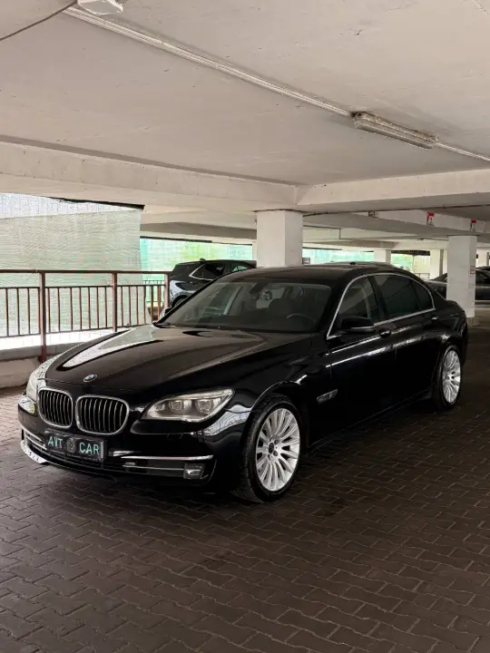 BMW 740