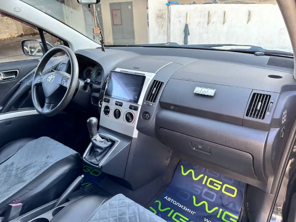 TOYOTA COROLLA VERSO