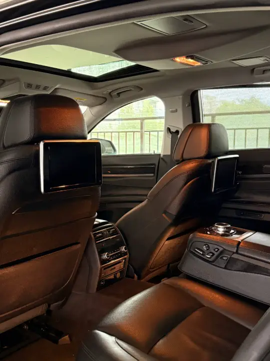 BMW 740