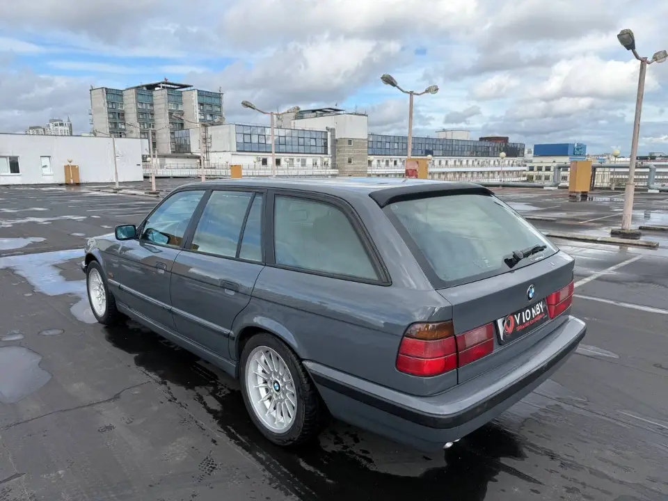BMW 525