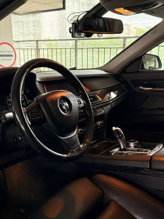 BMW 740
