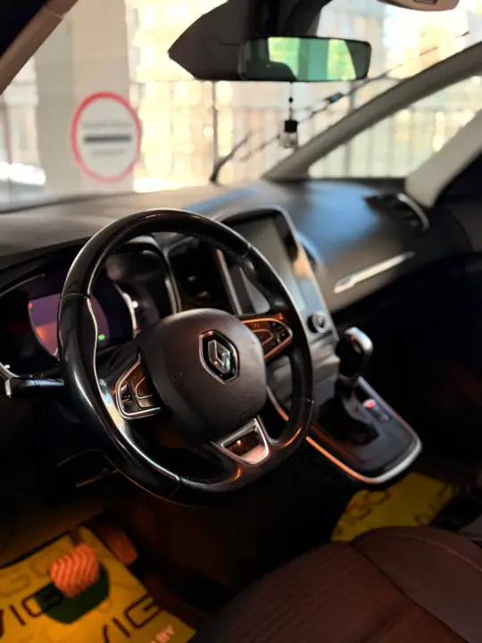 RENAULT Scenic 