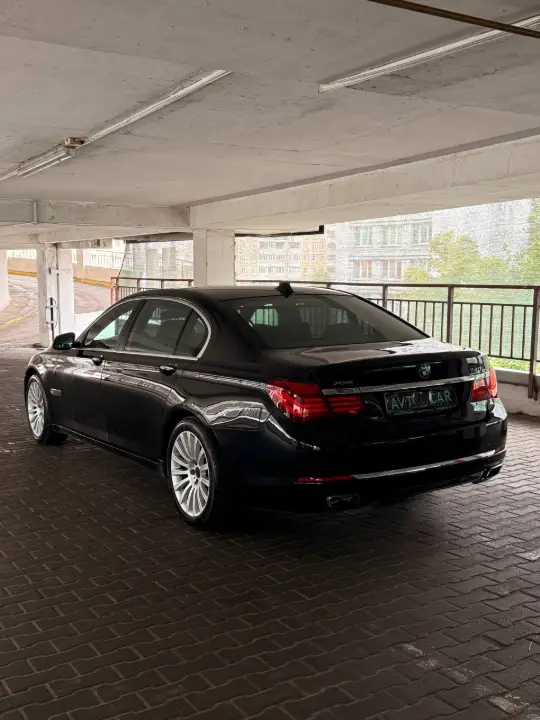 BMW 740