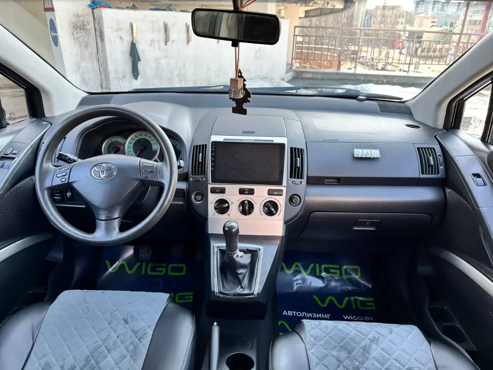 TOYOTA COROLLA VERSO