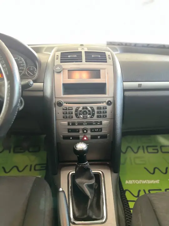 PEUGEOT 407