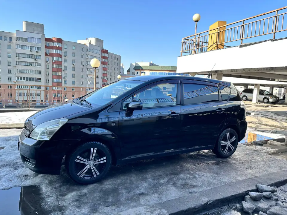 TOYOTA COROLLA VERSO