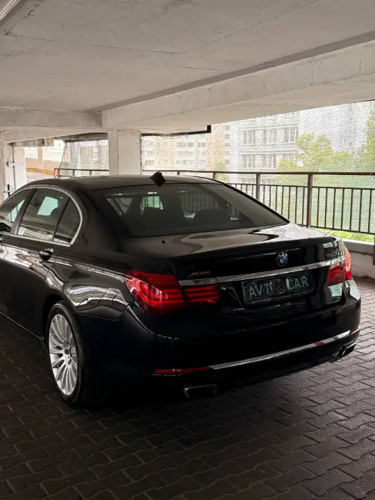 BMW 740