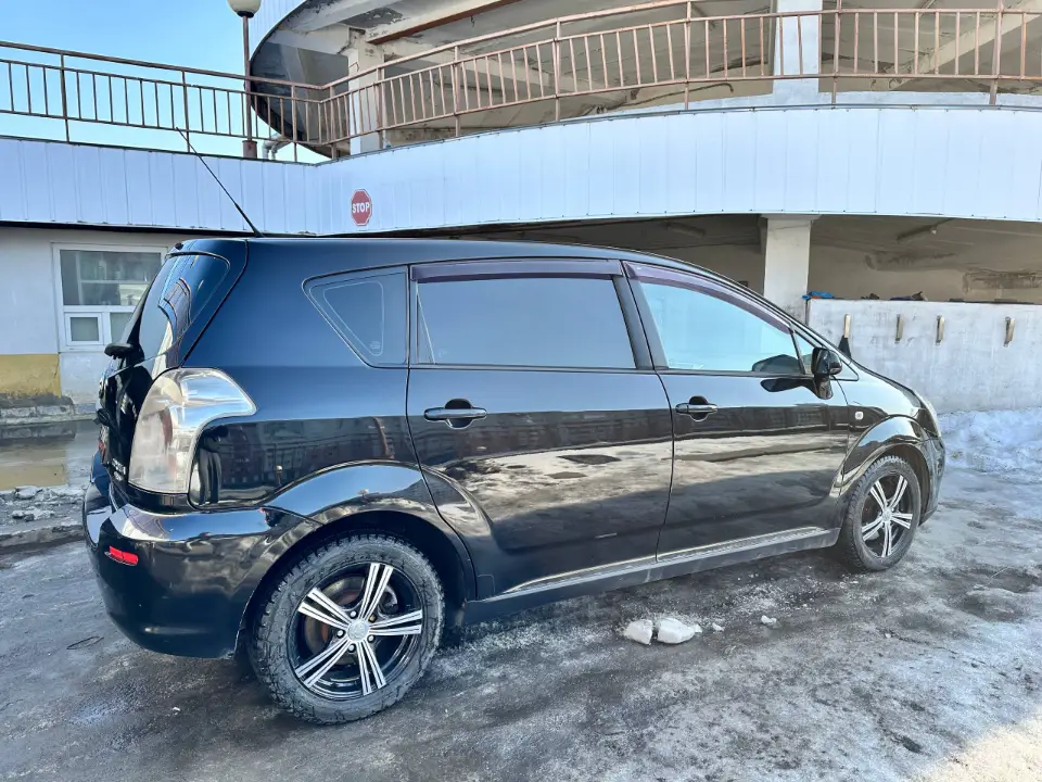 TOYOTA COROLLA VERSO